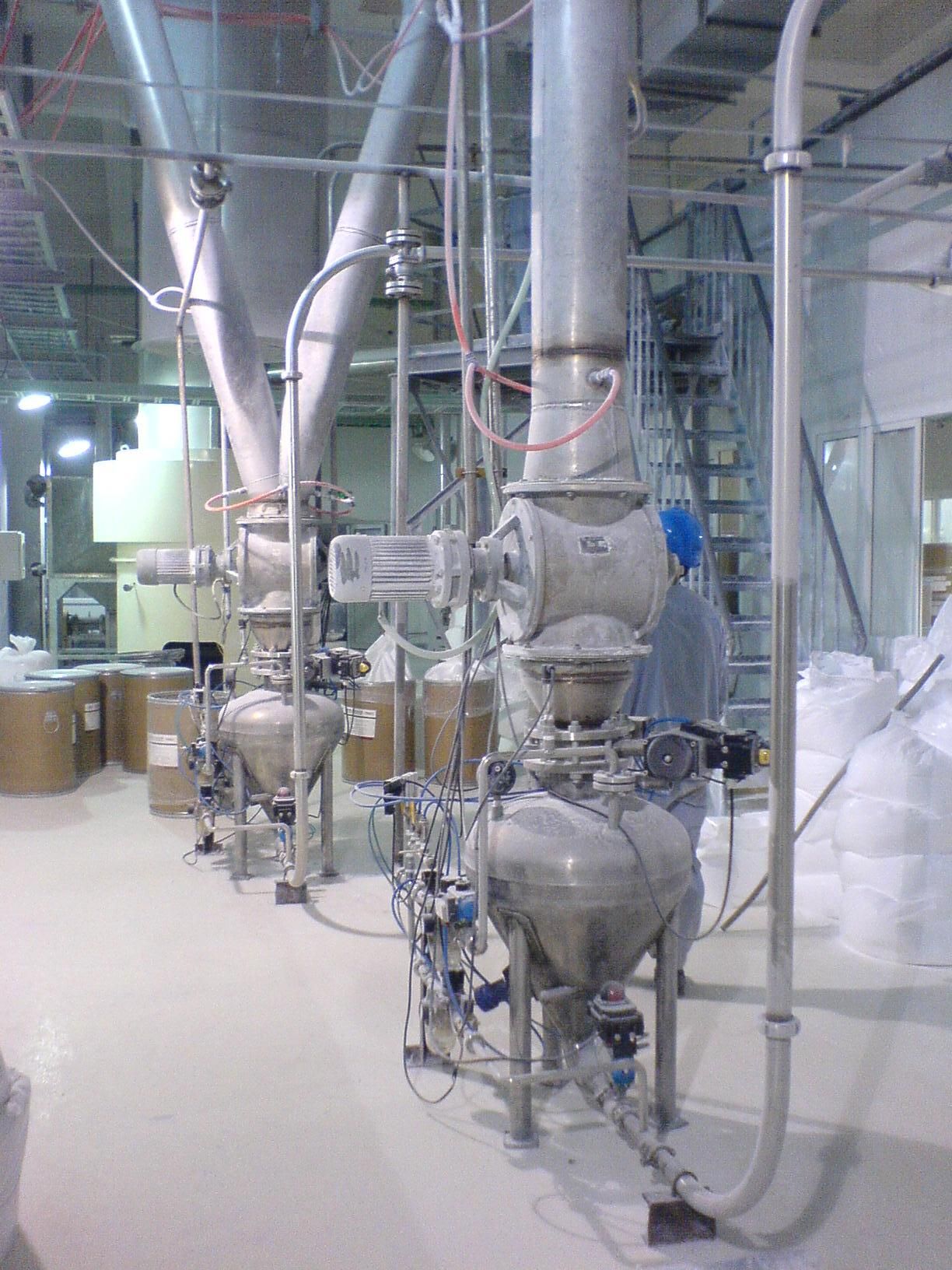 上海三愛富新材料股份公司聚偏氟乙烯脈沖料栓密相低速倉泵1-2號(hào)線